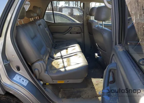 2004 Toyota Sequoia Sr5 V8 from USA, damaged, VIN 5TDZT34AX4S228447